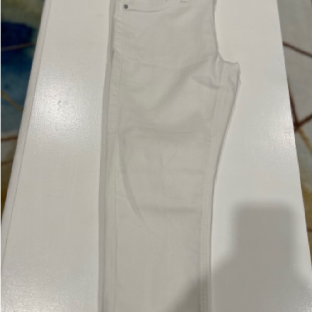 Women’s Capri white jeans